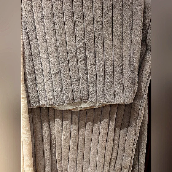 Full Size - 3 Piece Fluffy Duvet Cover Set - Cover & 2 Pillow Cases - Picture 11 of 14